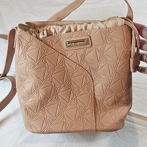 Chic Tan Crossbody Bag with Geometric Design